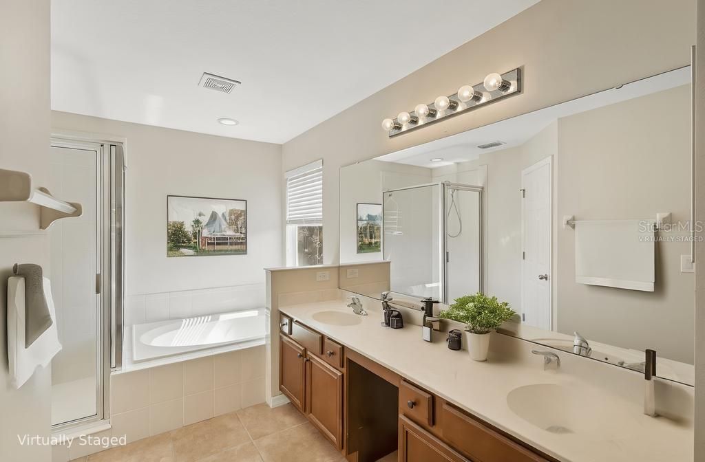 Под контрактом: $350,000 (4 спален, 2 ванн, 2394 Квадратных фут)