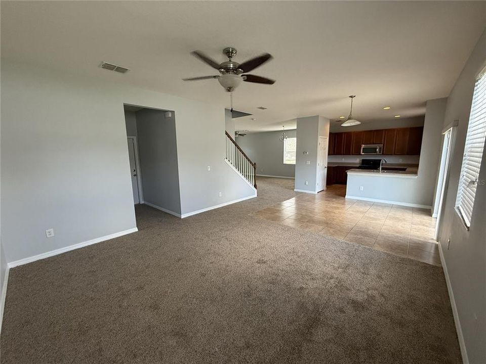 Под контрактом: $350,000 (4 спален, 2 ванн, 2394 Квадратных фут)