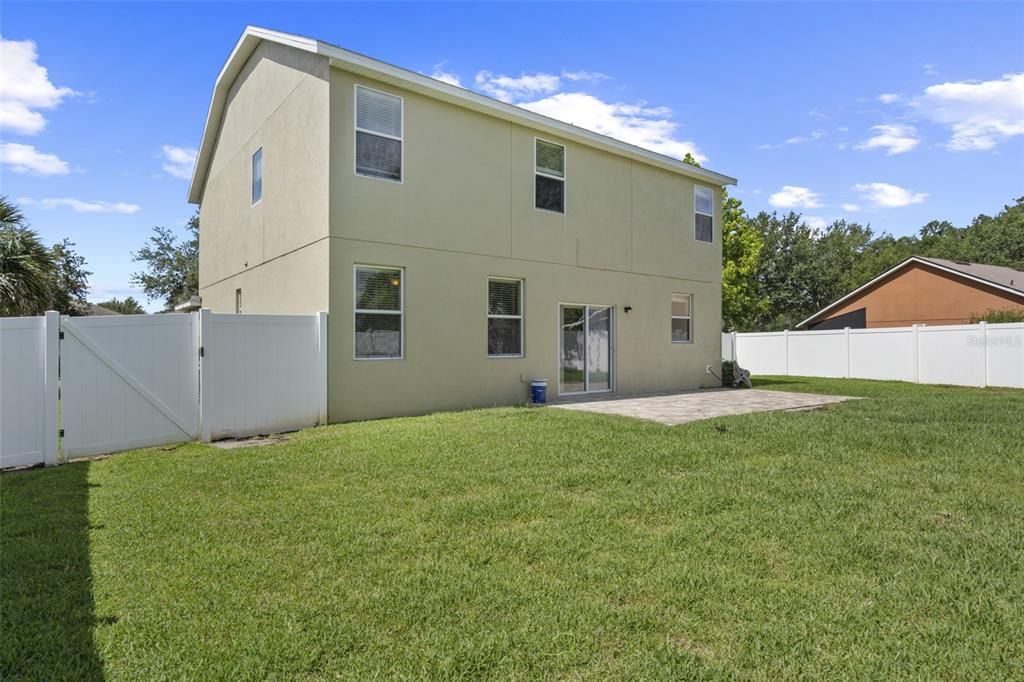 Под контрактом: $350,000 (4 спален, 2 ванн, 2394 Квадратных фут)