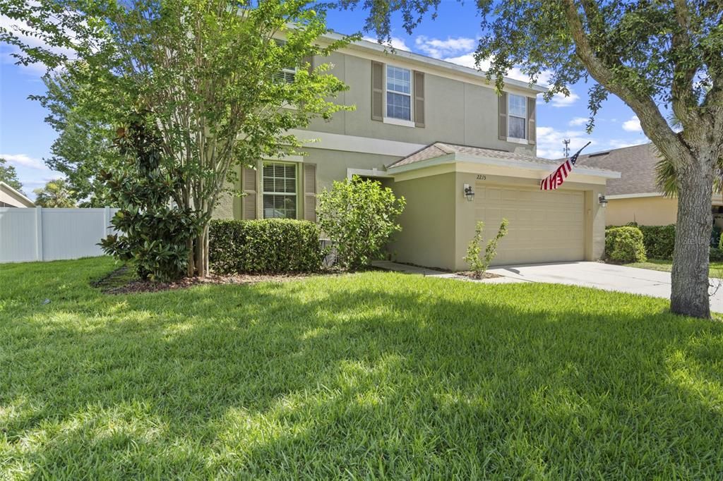 Под контрактом: $350,000 (4 спален, 2 ванн, 2394 Квадратных фут)