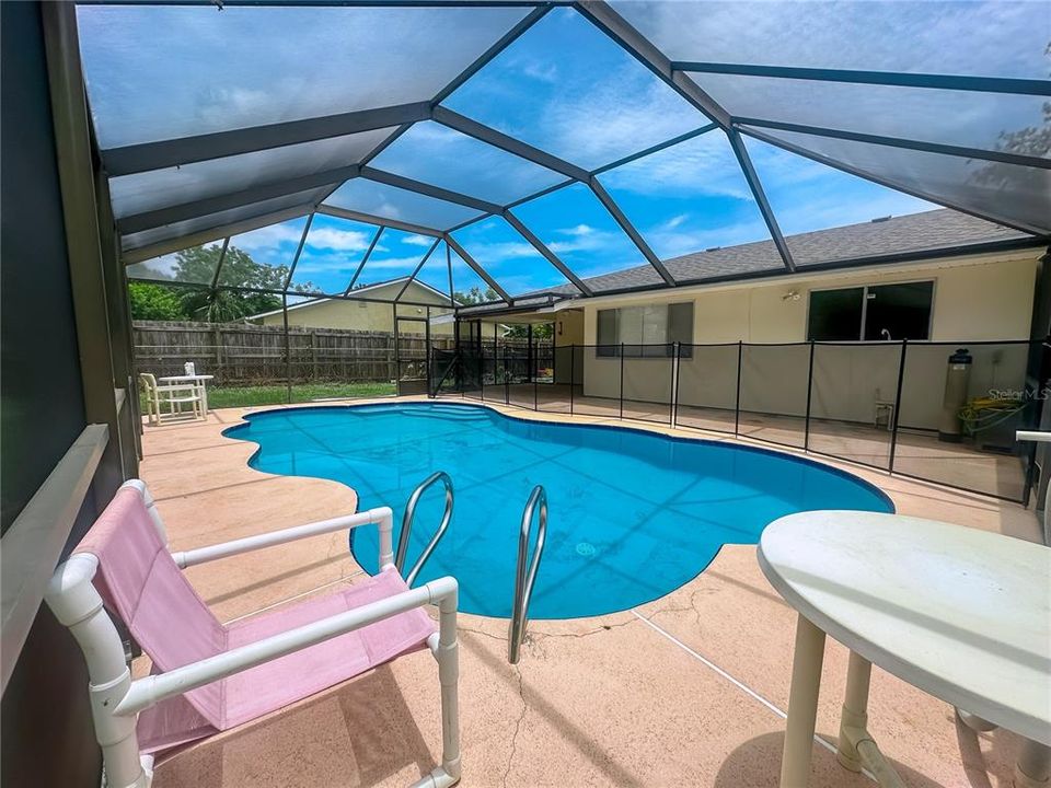 For Sale: $289,500 (3 beds, 2 baths, 1221 Square Feet)