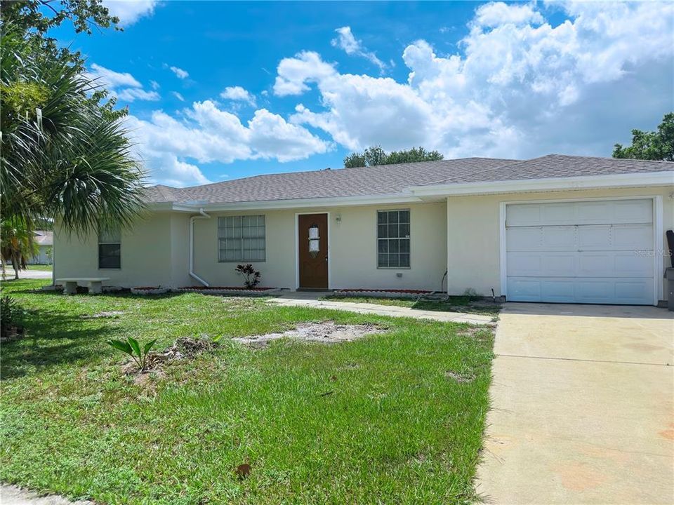 For Sale: $289,500 (3 beds, 2 baths, 1221 Square Feet)