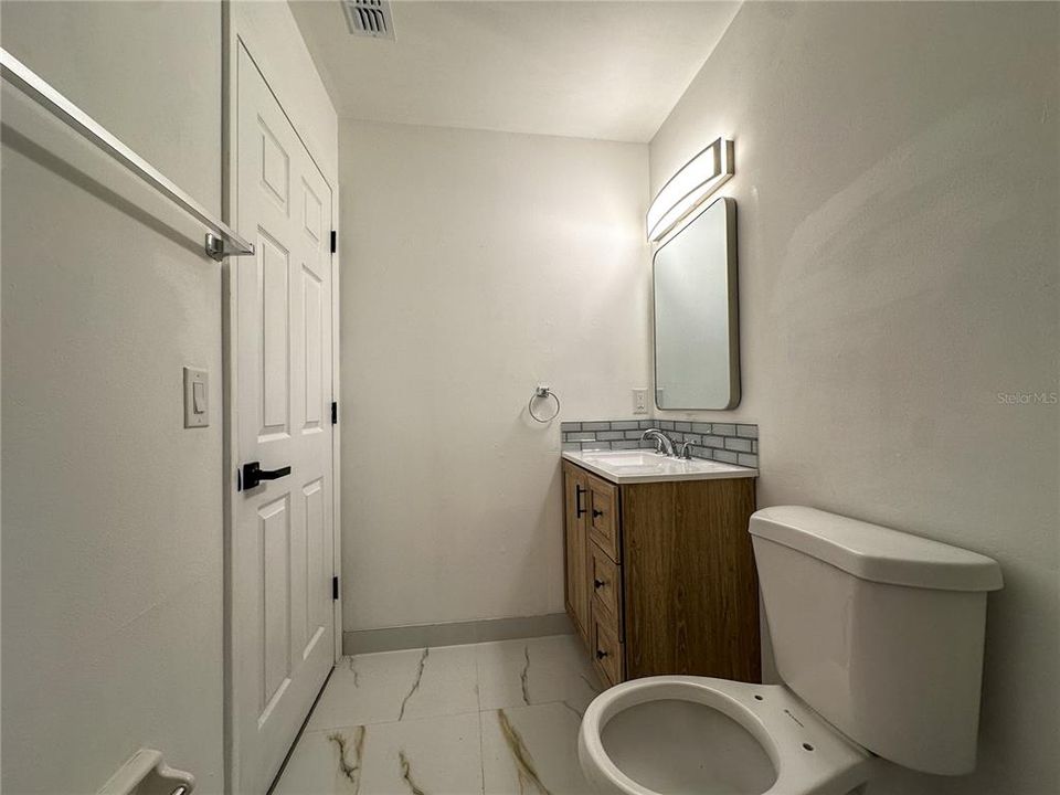 For Sale: $289,500 (3 beds, 2 baths, 1221 Square Feet)