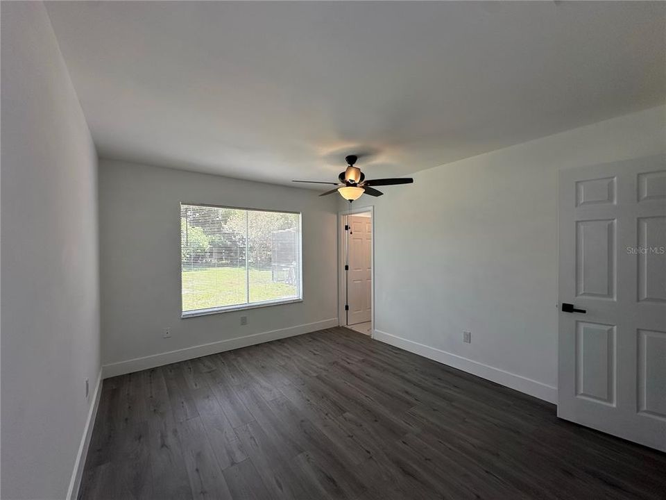 For Sale: $289,500 (3 beds, 2 baths, 1221 Square Feet)