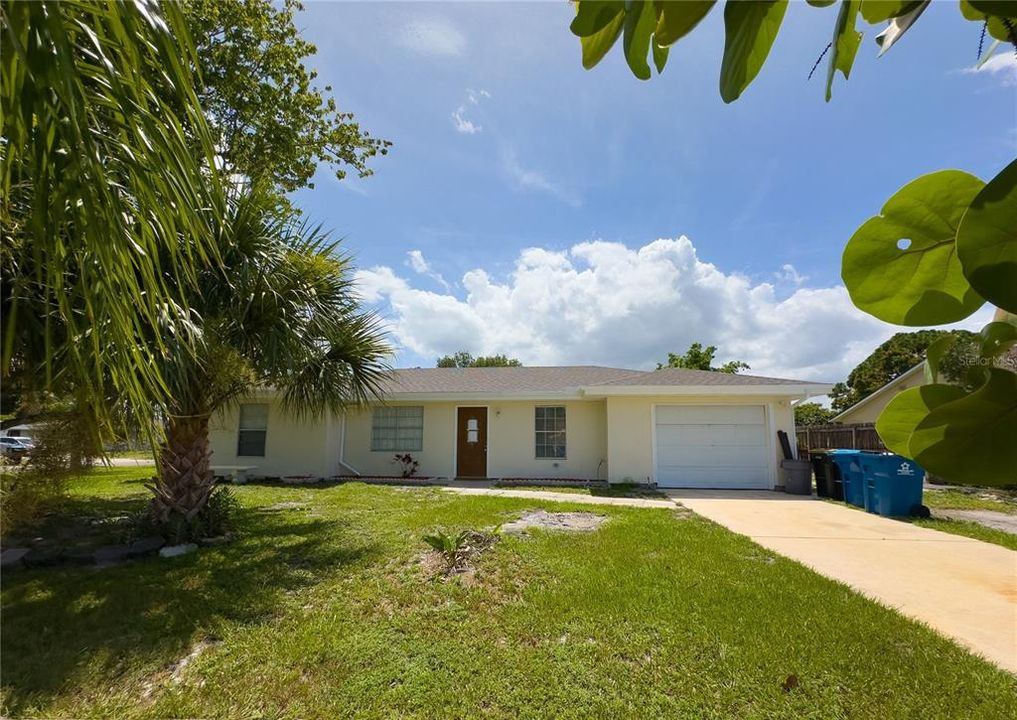 For Sale: $289,500 (3 beds, 2 baths, 1221 Square Feet)