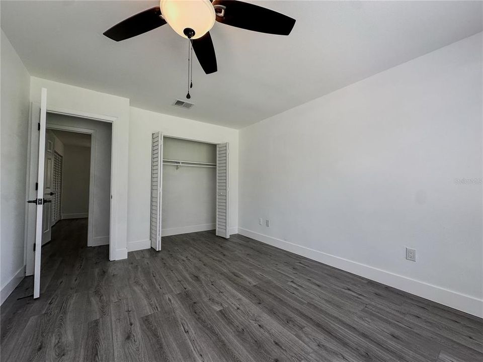 For Sale: $289,500 (3 beds, 2 baths, 1221 Square Feet)