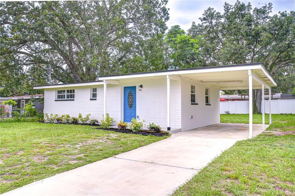 For Sale: $259,990 (2 beds, 1 baths, 748 Square Feet)