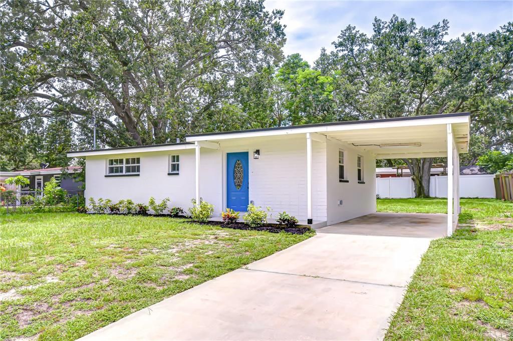 For Sale: $259,990 (2 beds, 1 baths, 748 Square Feet)