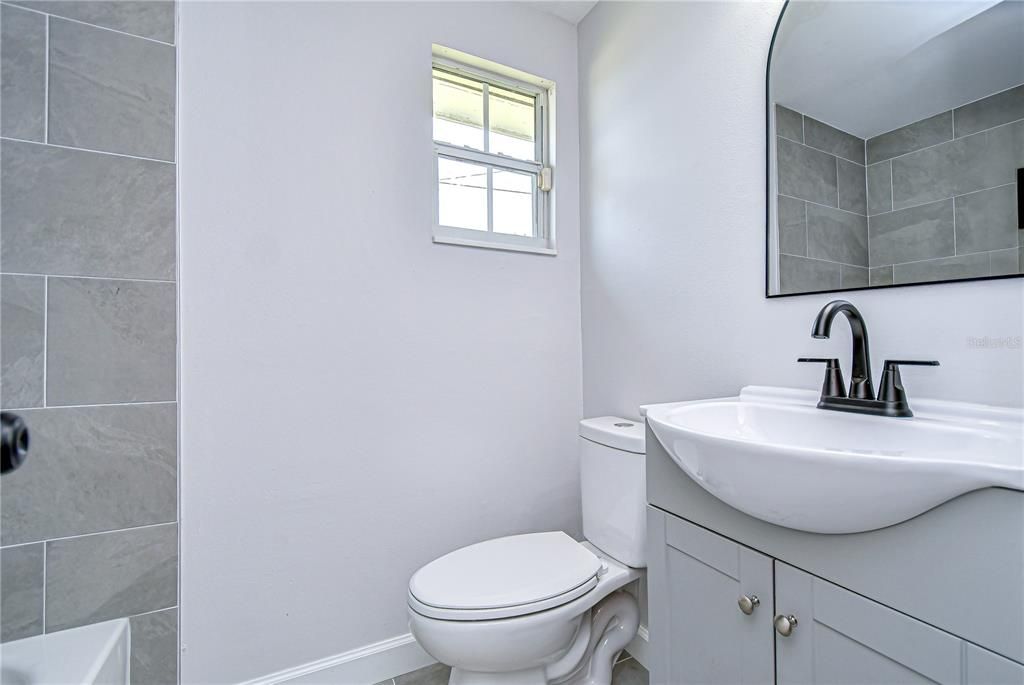 For Sale: $259,990 (2 beds, 1 baths, 748 Square Feet)