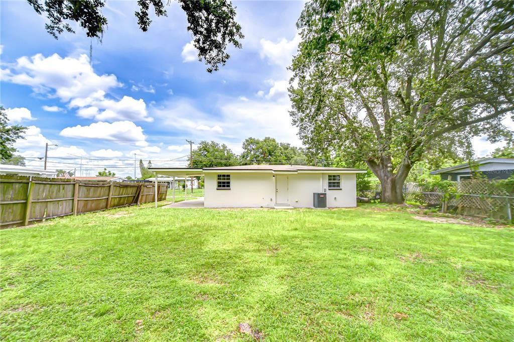 For Sale: $259,990 (2 beds, 1 baths, 748 Square Feet)