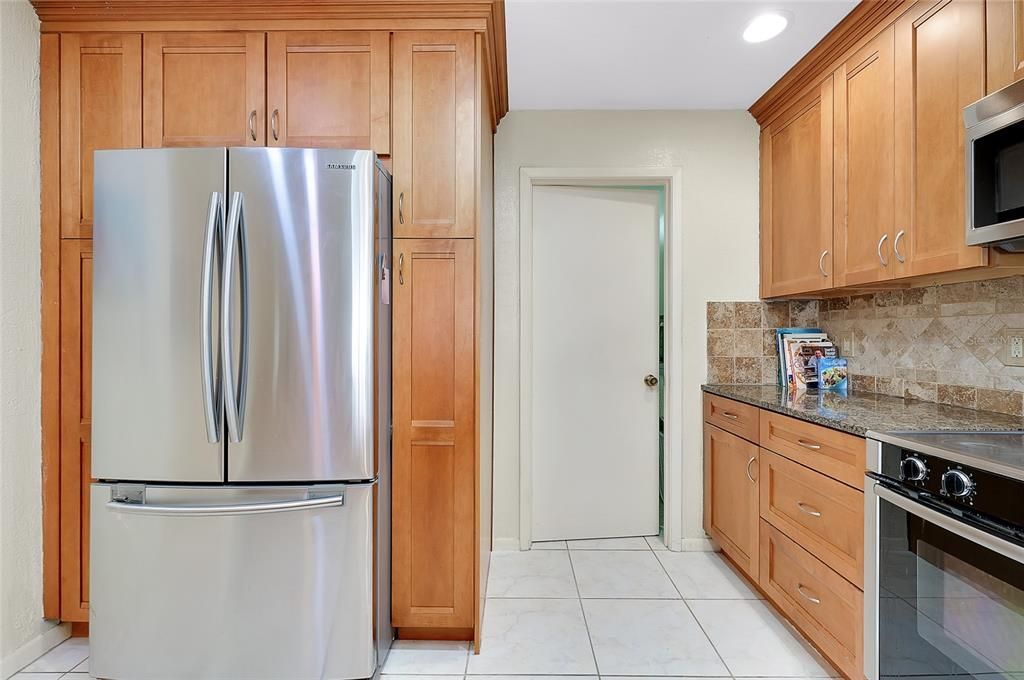 Под контрактом: $284,900 (2 спален, 2 ванн, 1570 Квадратных фут)