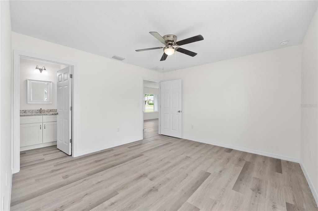 En Venta: $248,900 (3 camas, 2 baños, 1251 Pies cuadrados)