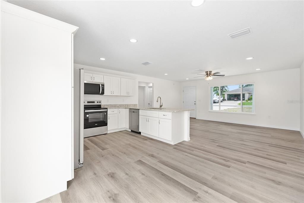 En Venta: $248,900 (3 camas, 2 baños, 1251 Pies cuadrados)