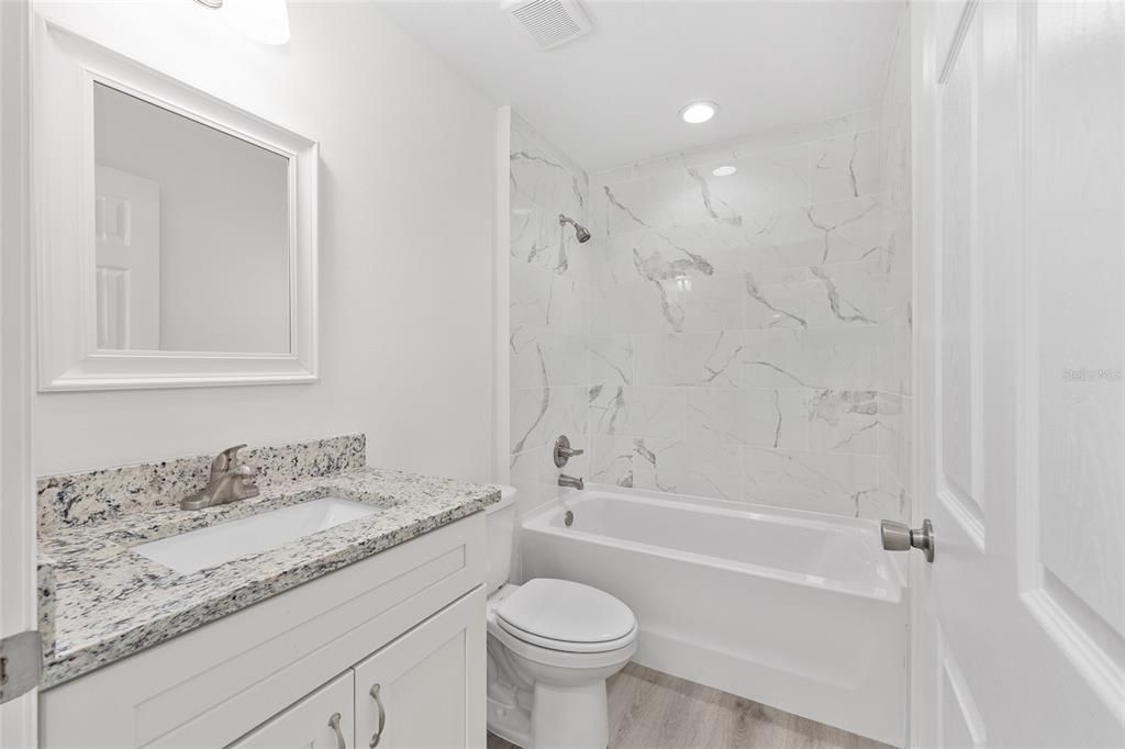 En Venta: $248,900 (3 camas, 2 baños, 1251 Pies cuadrados)