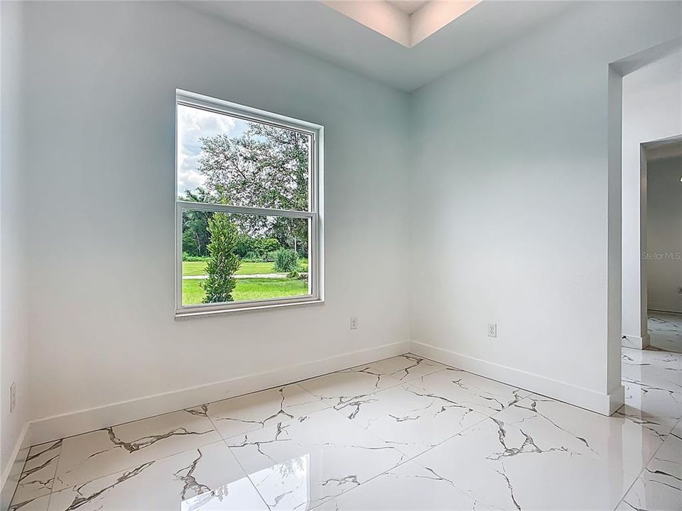 En Venta: $799,999 (4 camas, 3 baños, 2607 Pies cuadrados)