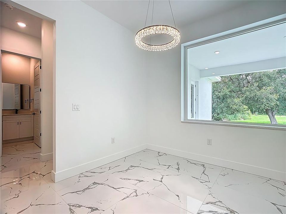 En Venta: $799,999 (4 camas, 3 baños, 2607 Pies cuadrados)