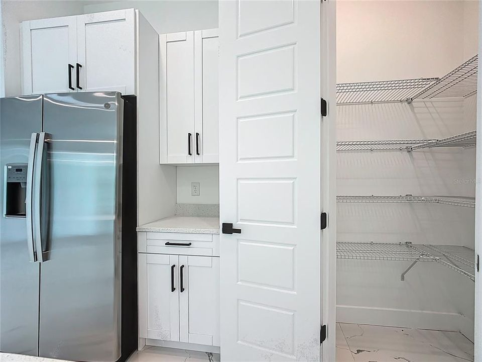 En Venta: $799,999 (4 camas, 3 baños, 2607 Pies cuadrados)