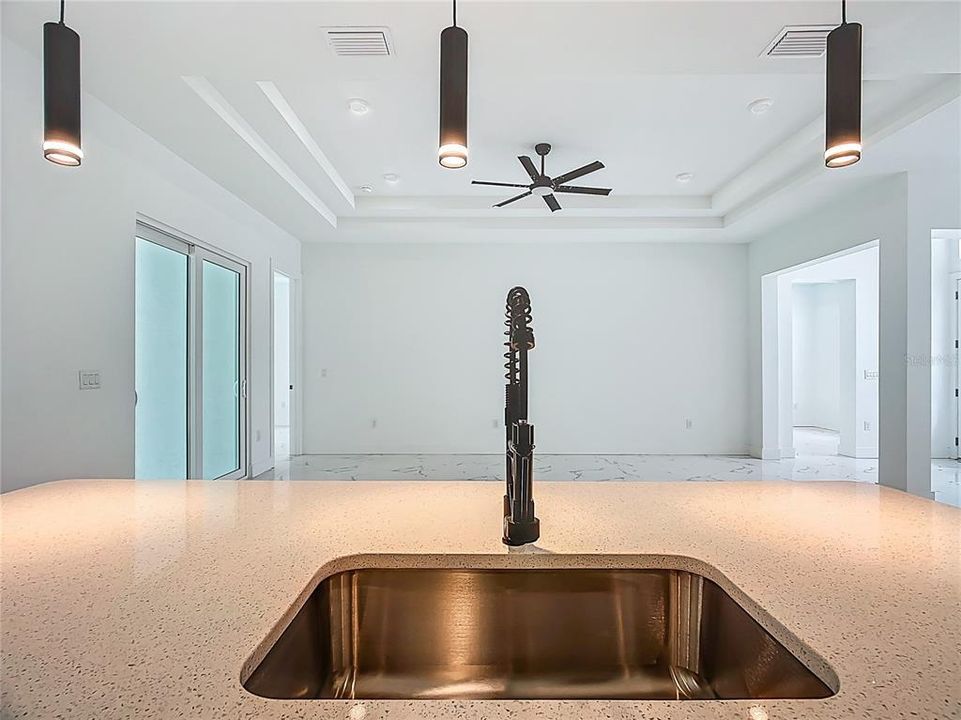 En Venta: $799,999 (4 camas, 3 baños, 2607 Pies cuadrados)