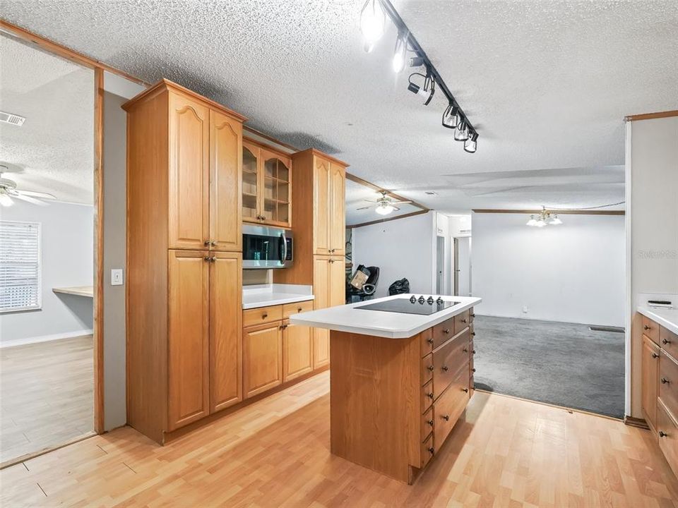 На продажу: $349,000 (3 спален, 2 ванн, 1782 Квадратных фут)