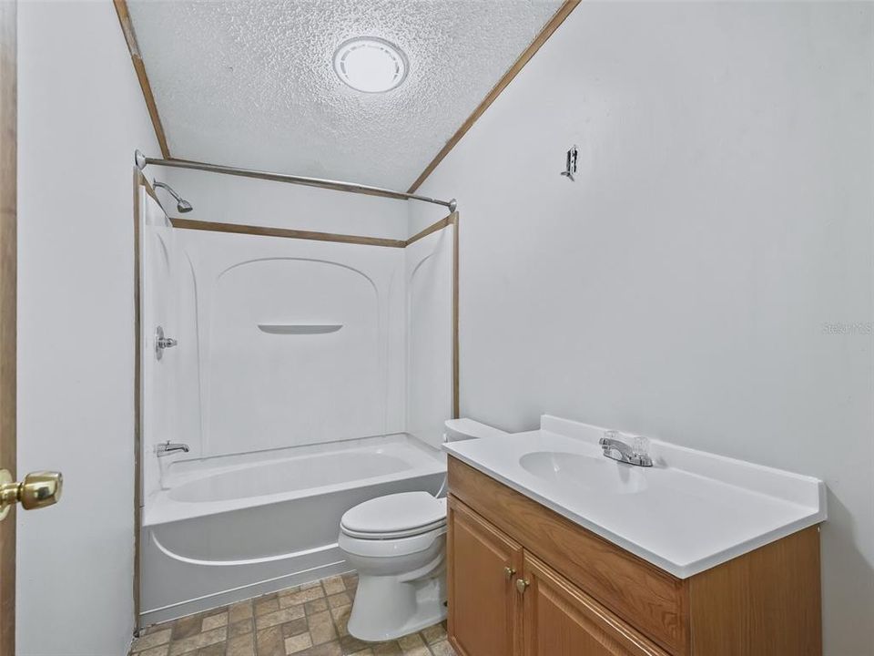 На продажу: $349,000 (3 спален, 2 ванн, 1782 Квадратных фут)