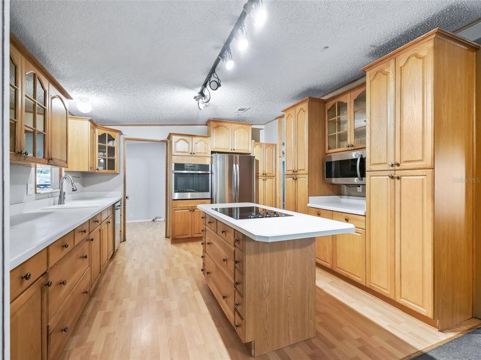 На продажу: $349,000 (3 спален, 2 ванн, 1782 Квадратных фут)