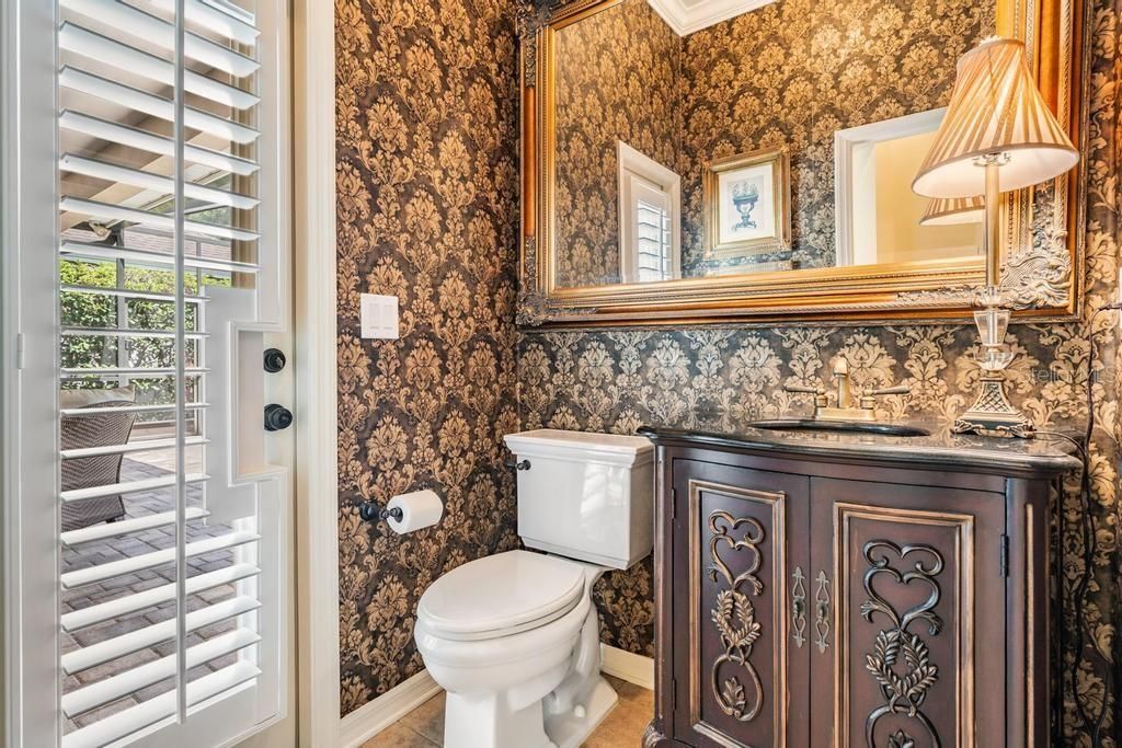 Под контрактом: $1,230,000 (4 спален, 3 ванн, 3472 Квадратных фут)