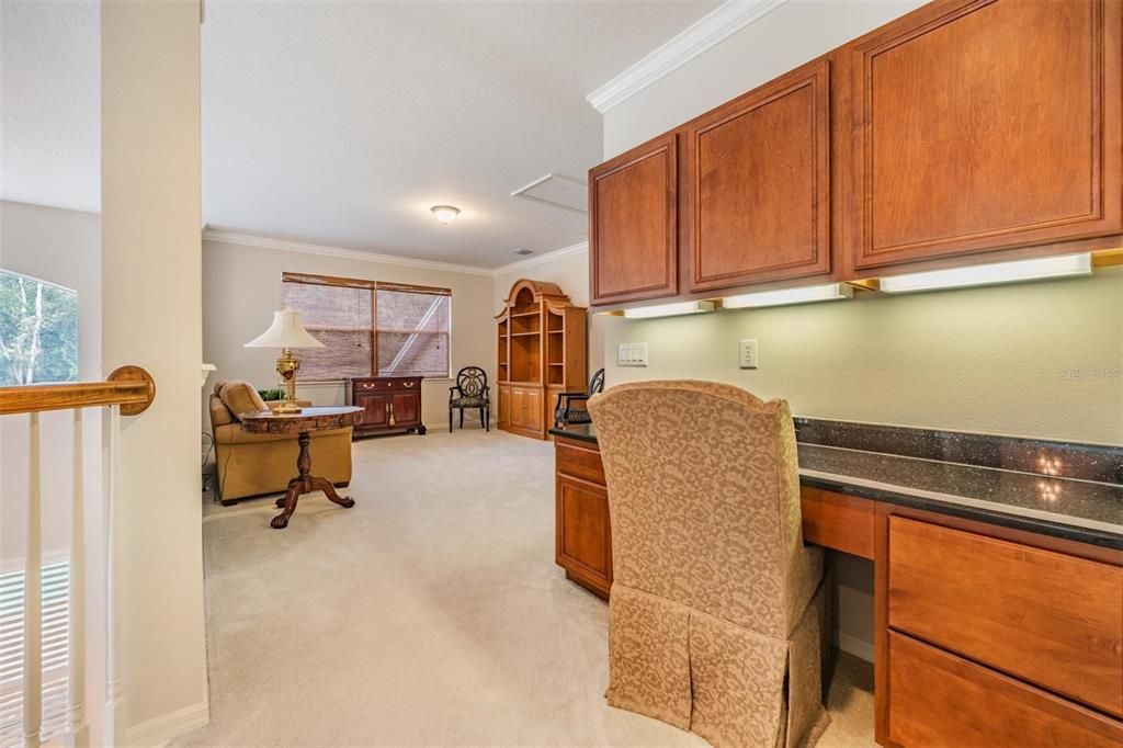 Под контрактом: $1,230,000 (4 спален, 3 ванн, 3472 Квадратных фут)