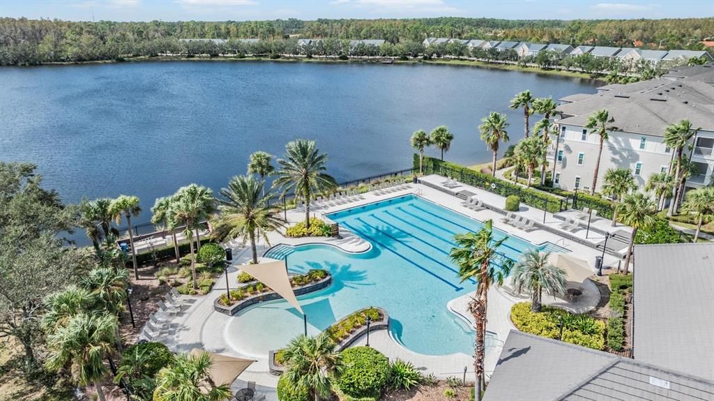 Под контрактом: $1,230,000 (4 спален, 3 ванн, 3472 Квадратных фут)