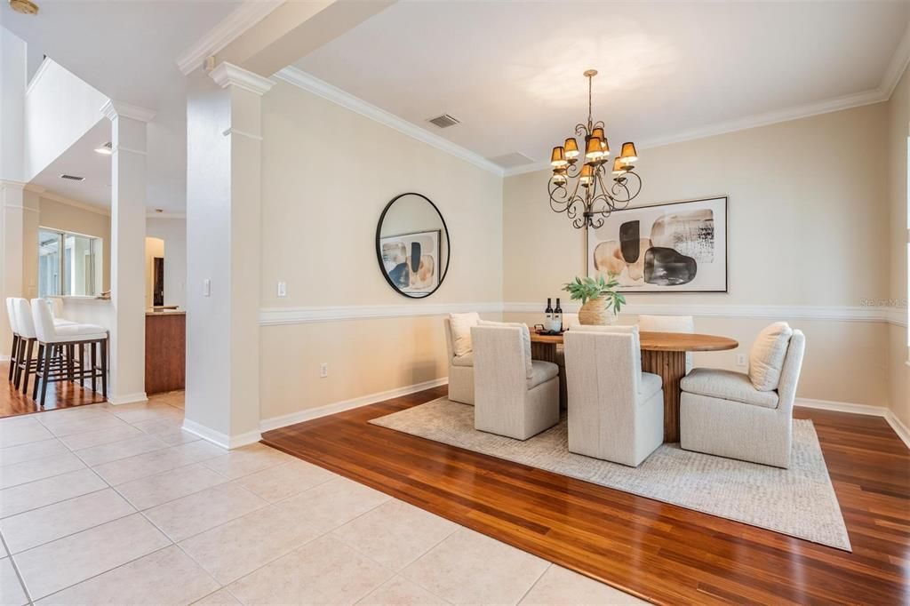 Под контрактом: $1,230,000 (4 спален, 3 ванн, 3472 Квадратных фут)