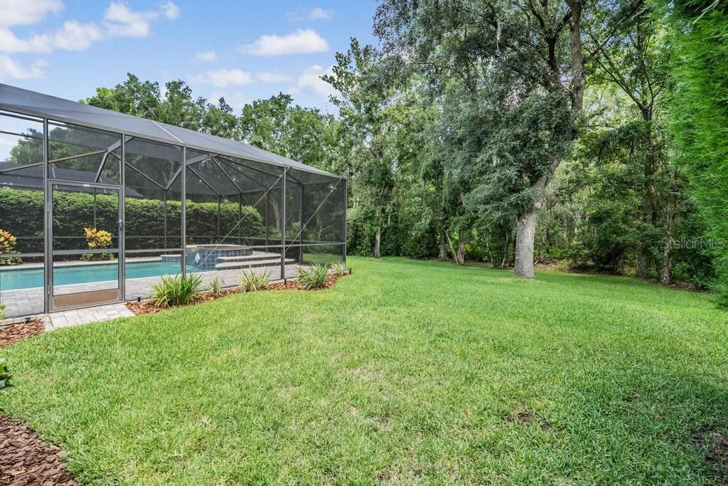 Под контрактом: $1,230,000 (4 спален, 3 ванн, 3472 Квадратных фут)