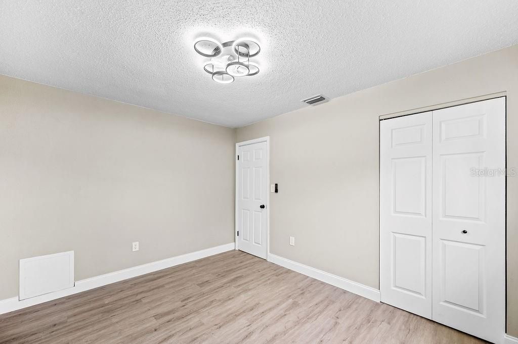 待售: $329,900 (4 贝兹, 2 浴室, 1663 平方英尺)