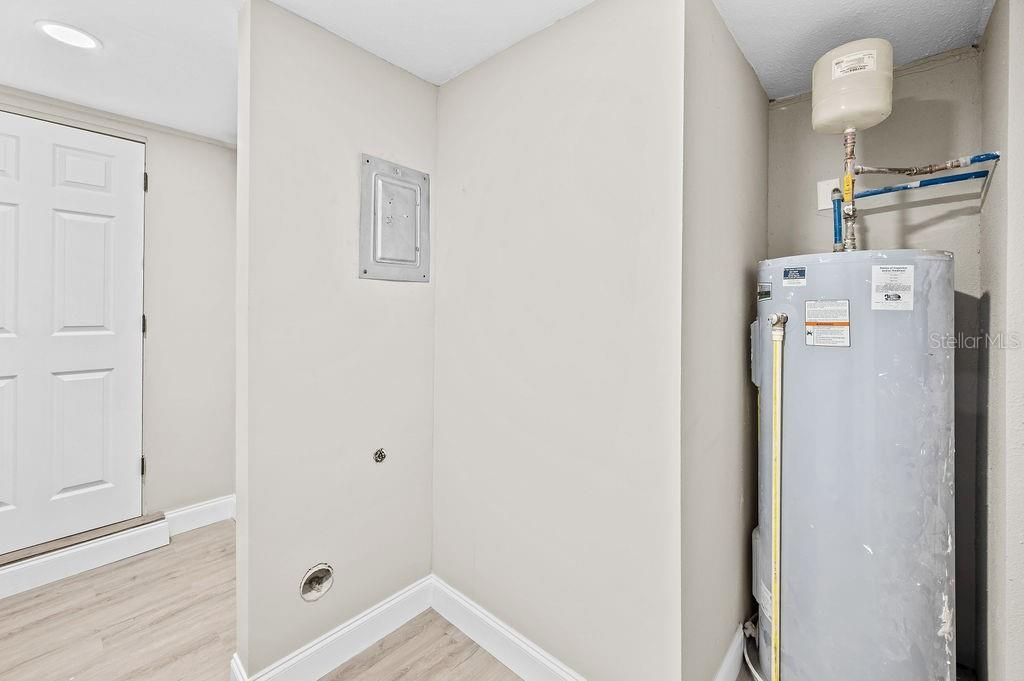 待售: $329,900 (4 贝兹, 2 浴室, 1663 平方英尺)