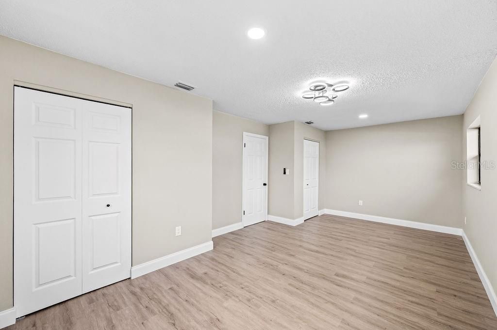 待售: $329,900 (4 贝兹, 2 浴室, 1663 平方英尺)