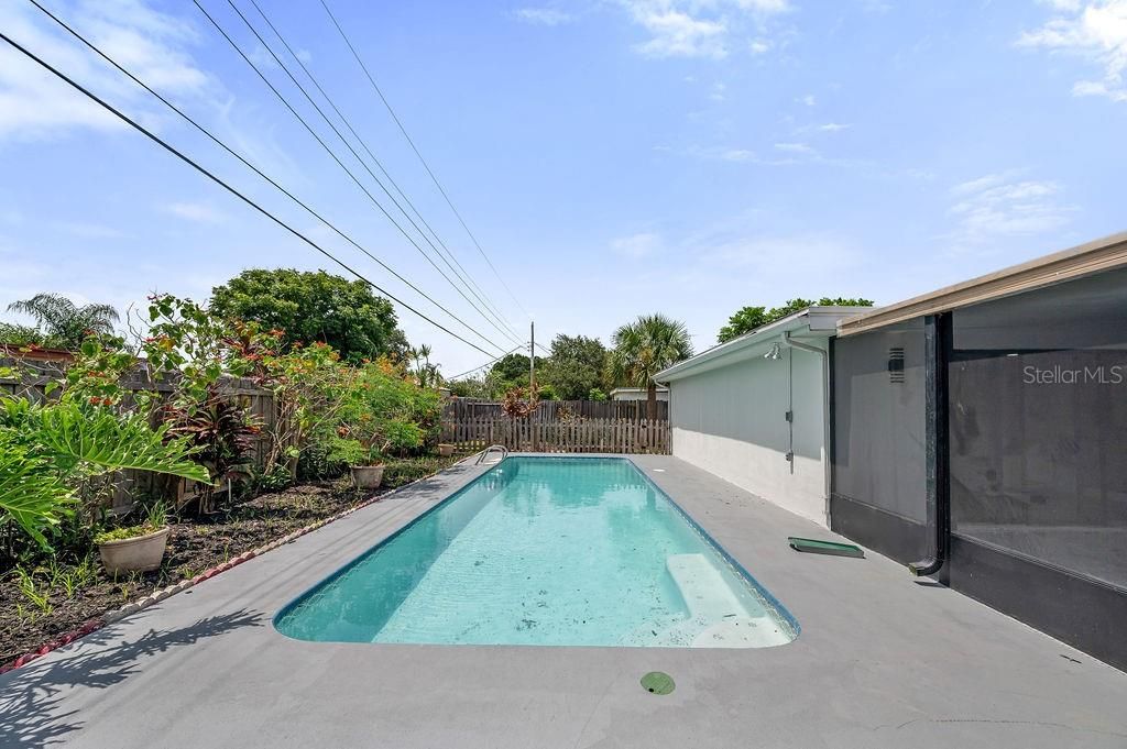 待售: $329,900 (4 贝兹, 2 浴室, 1663 平方英尺)