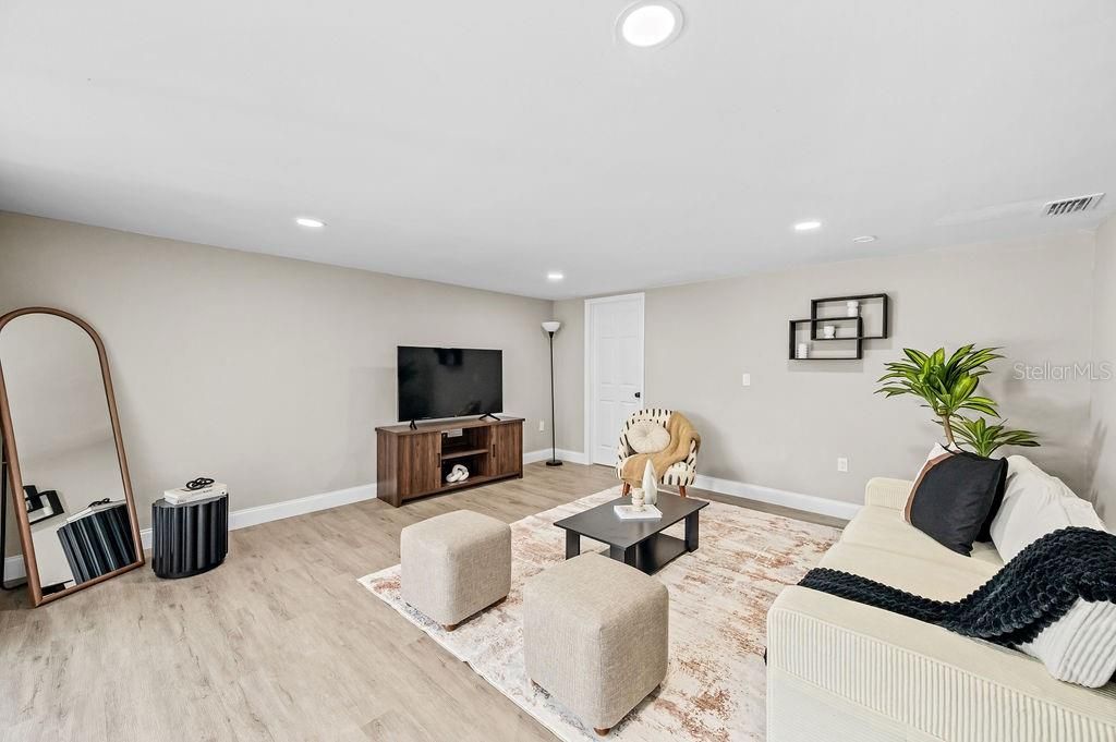 待售: $329,900 (4 贝兹, 2 浴室, 1663 平方英尺)