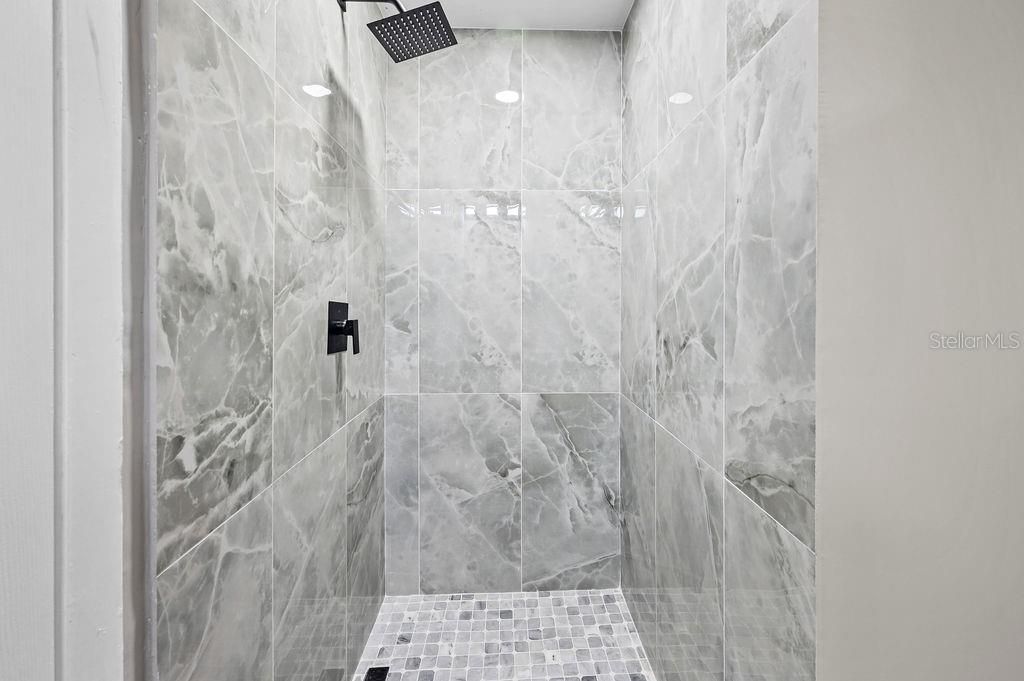 待售: $329,900 (4 贝兹, 2 浴室, 1663 平方英尺)