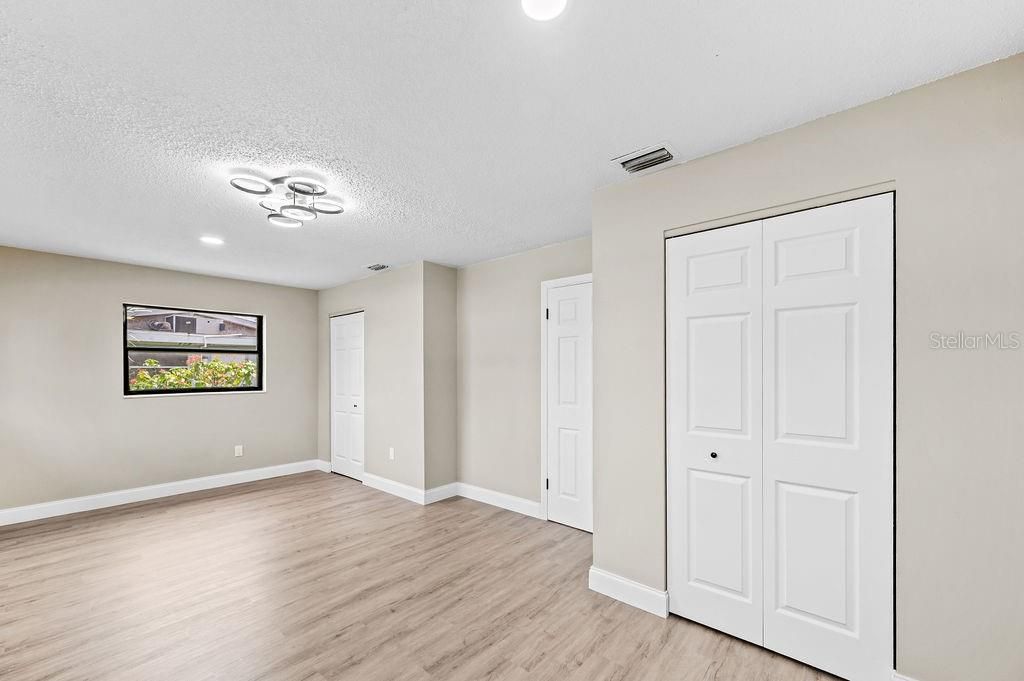 待售: $329,900 (4 贝兹, 2 浴室, 1663 平方英尺)