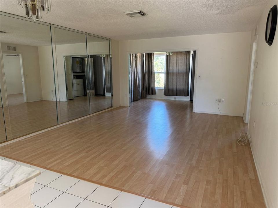 Activo con contrato: $1,700 (2 camas, 2 baños, 1030 Pies cuadrados)