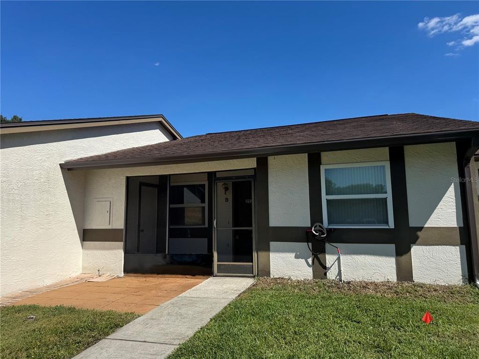 Activo con contrato: $1,700 (2 camas, 2 baños, 1030 Pies cuadrados)