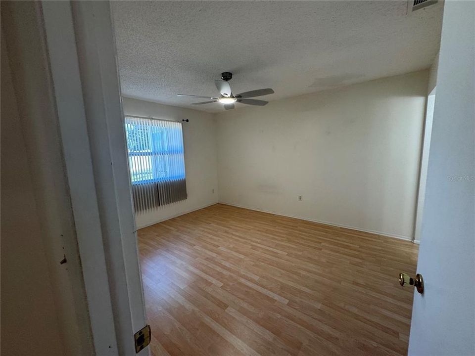 Activo con contrato: $1,700 (2 camas, 2 baños, 1030 Pies cuadrados)