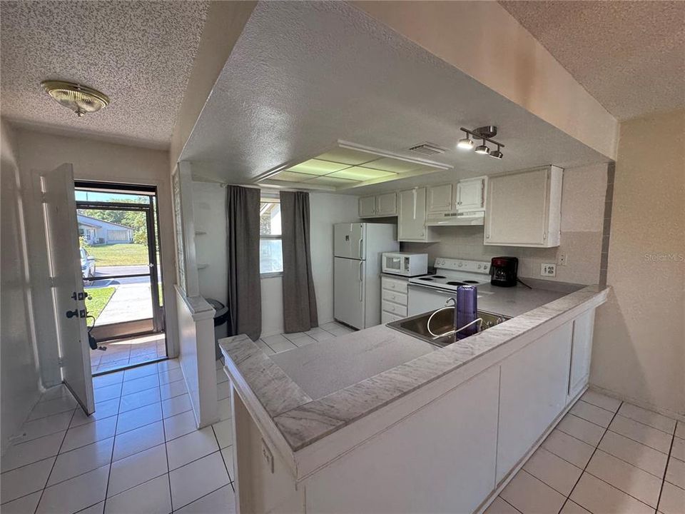 Activo con contrato: $1,700 (2 camas, 2 baños, 1030 Pies cuadrados)