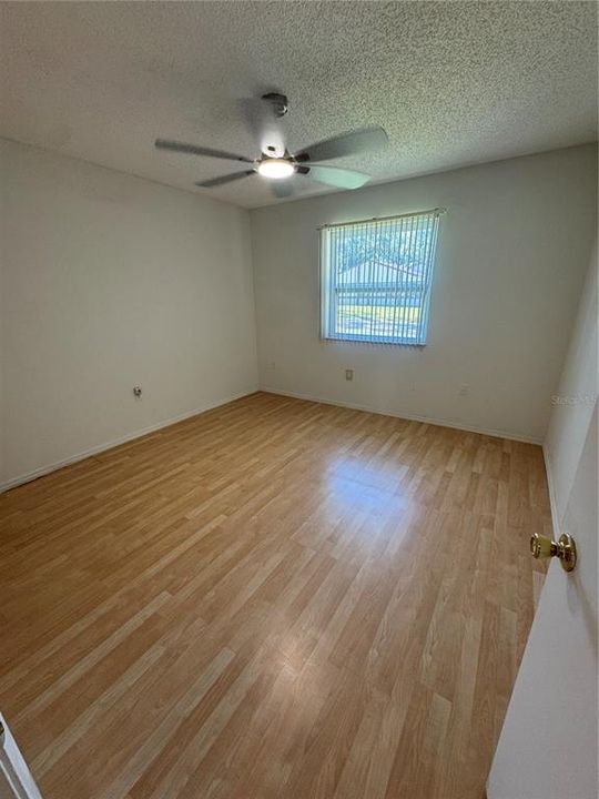 Activo con contrato: $1,700 (2 camas, 2 baños, 1030 Pies cuadrados)