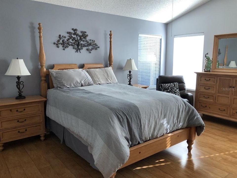 出租: $2,400 (3 贝兹, 2 浴室, 2065 平方英尺)