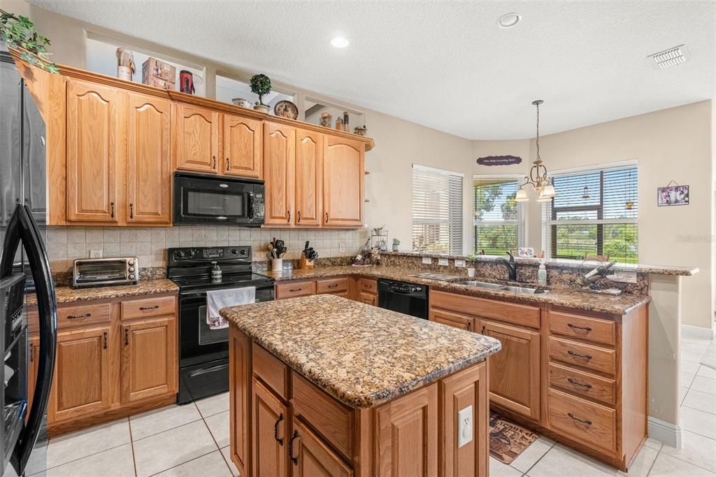 For Sale: $949,900 (4 beds, 3 baths, 2777 Square Feet)