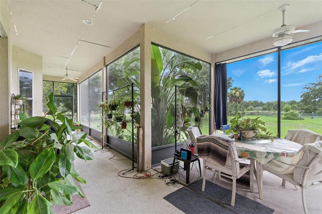 For Sale: $949,900 (4 beds, 3 baths, 2777 Square Feet)