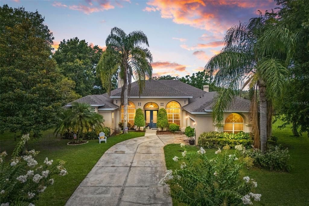 For Sale: $949,900 (4 beds, 3 baths, 2777 Square Feet)