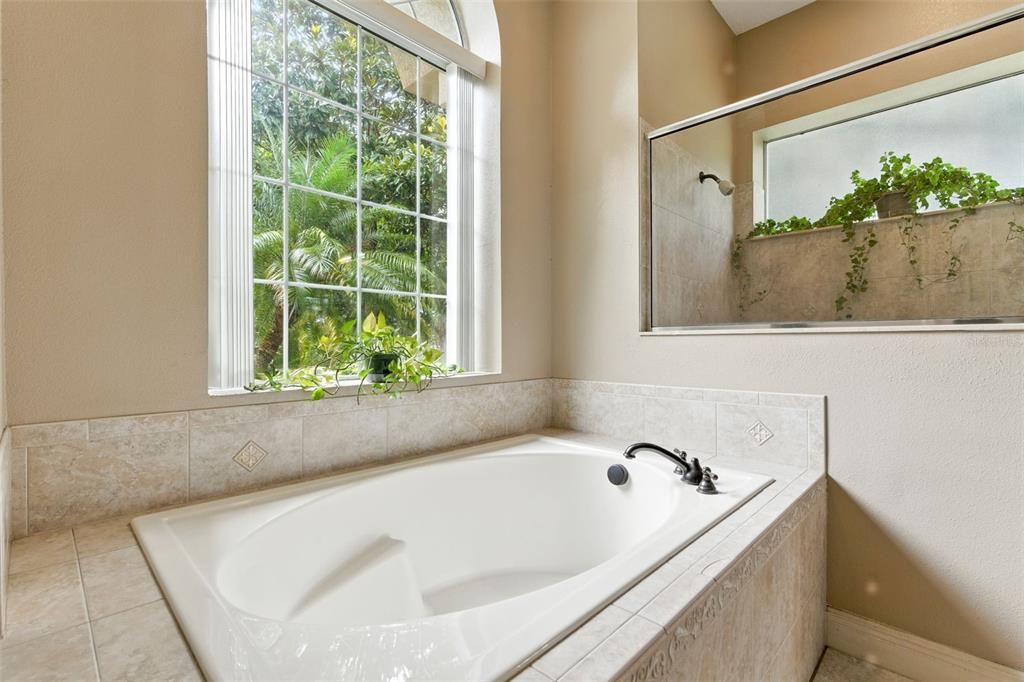 For Sale: $949,900 (4 beds, 3 baths, 2777 Square Feet)