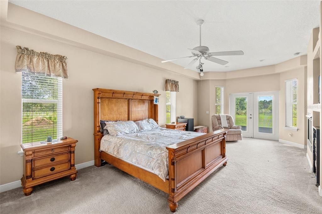 For Sale: $949,900 (4 beds, 3 baths, 2777 Square Feet)