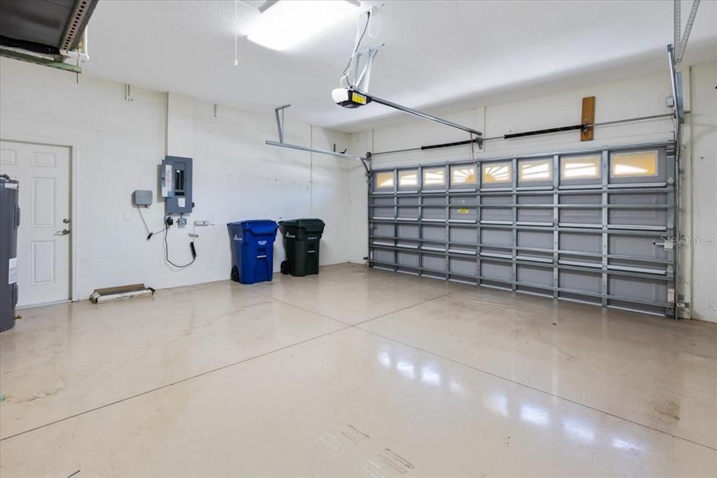 En Venta: $499,900 (3 camas, 2 baños, 2560 Pies cuadrados)