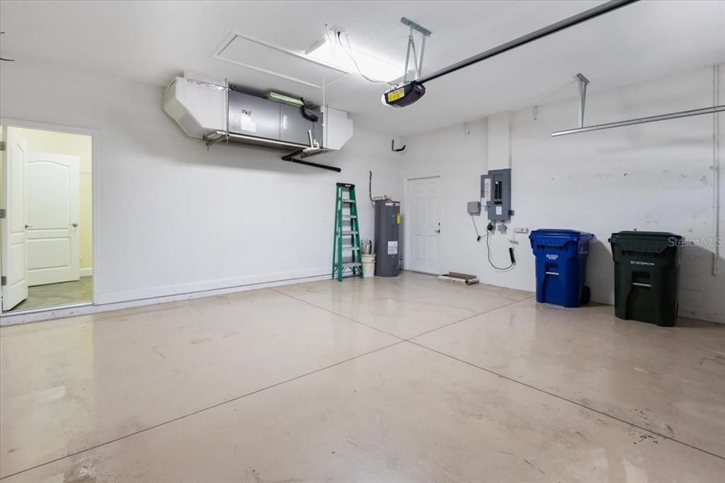 En Venta: $499,900 (3 camas, 2 baños, 2560 Pies cuadrados)